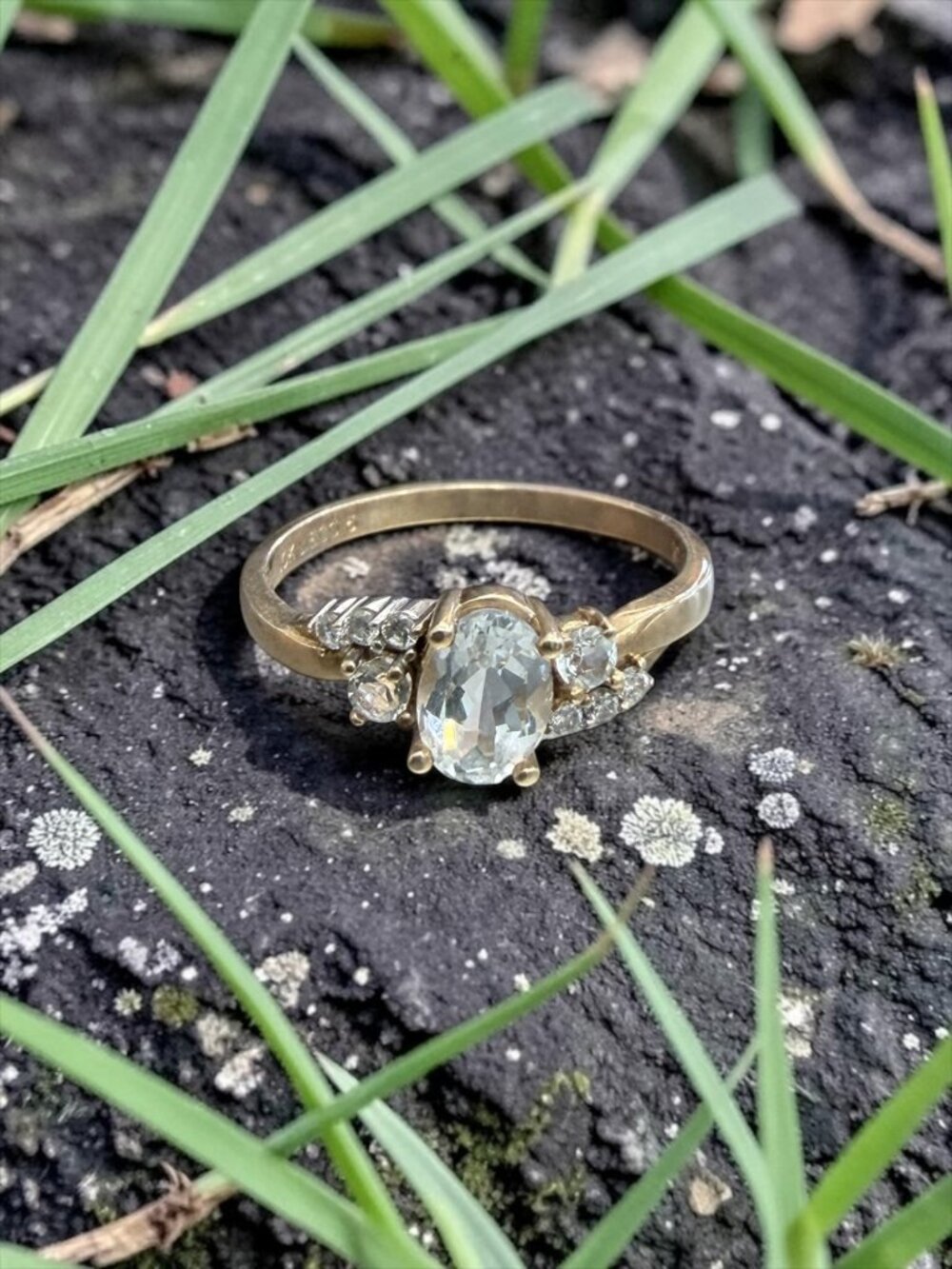 10K Yellow Gold White Topaz & Diamond Cluster Ring